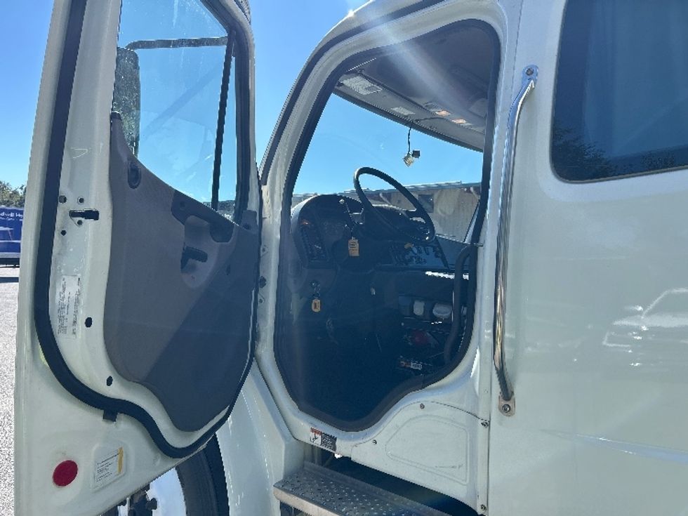 Medium Duty Box Truck-Light and Medium Duty Trucks-Freightliner-2023-M2-Pensacola-FL-221,447\n\t\tmiles-$ 66,250 - Image 15