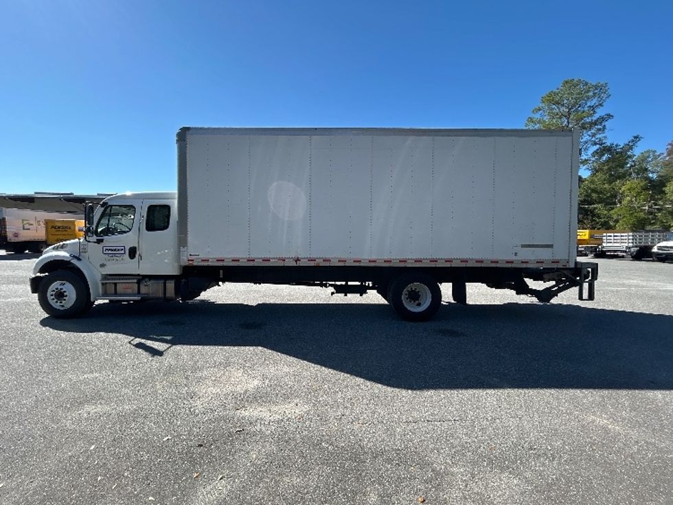 Medium Duty Box Truck-Light and Medium Duty Trucks-Freightliner-2023-M2-Pensacola-FL-221,447\n\t\tmiles-$ 66,250 - Image 4