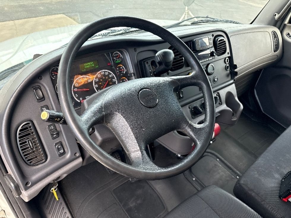 Medium Duty Box Truck-Light and Medium Duty Trucks-Freightliner-2023-M2-Phoenix-AZ-167,372\n\t\tmiles-$ 70,250 - Image 17