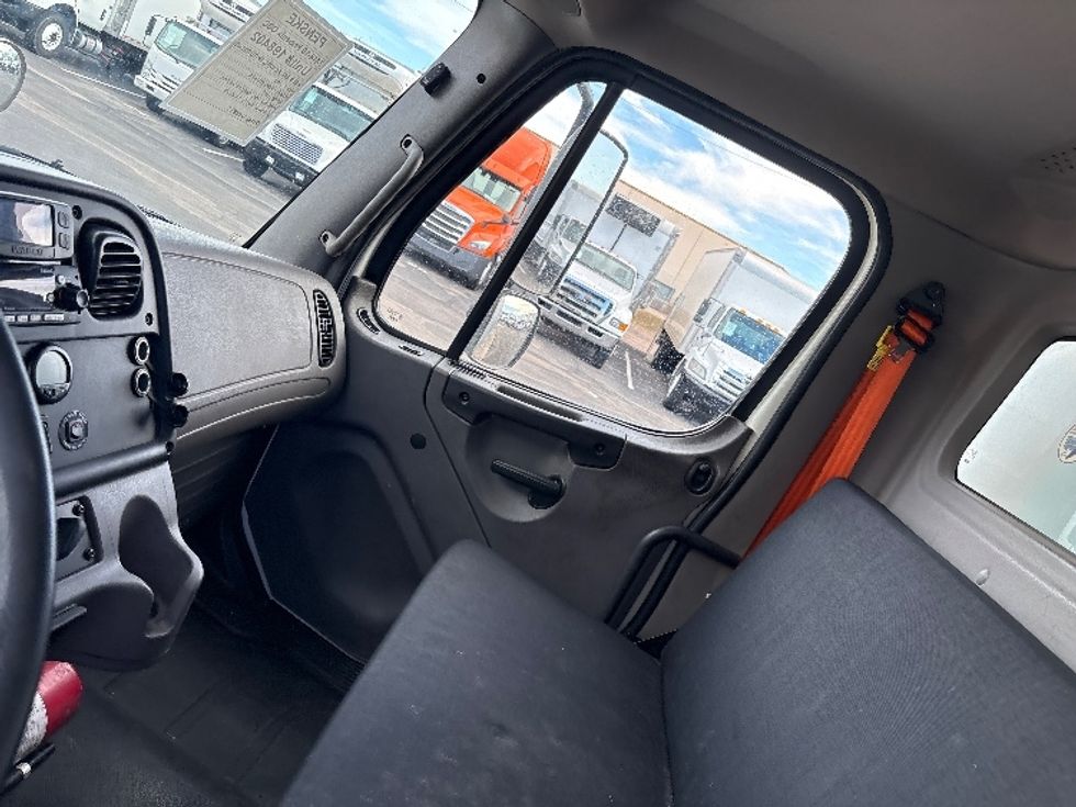 Medium Duty Box Truck-Light and Medium Duty Trucks-Freightliner-2023-M2-Phoenix-AZ-167,372\n\t\tmiles-$ 70,250 - Image 18