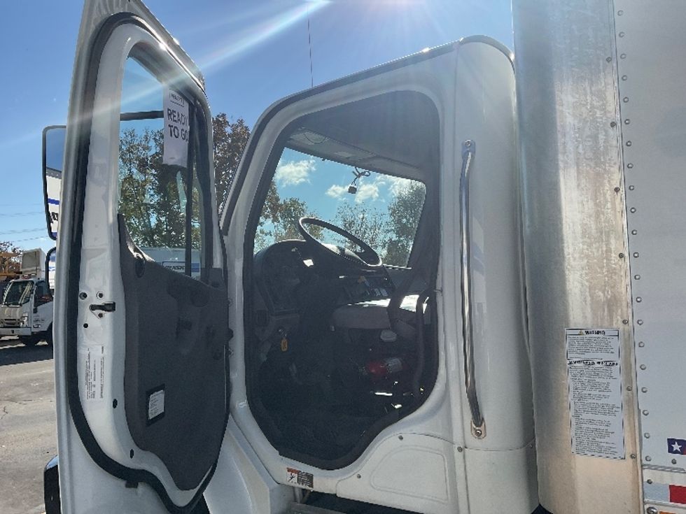 Medium Duty Box Truck-Light and Medium Duty Trucks-Freightliner-2023-M2-Plymouth-MI-214,279\n\t\tmiles-$ 60,250 - Image 16