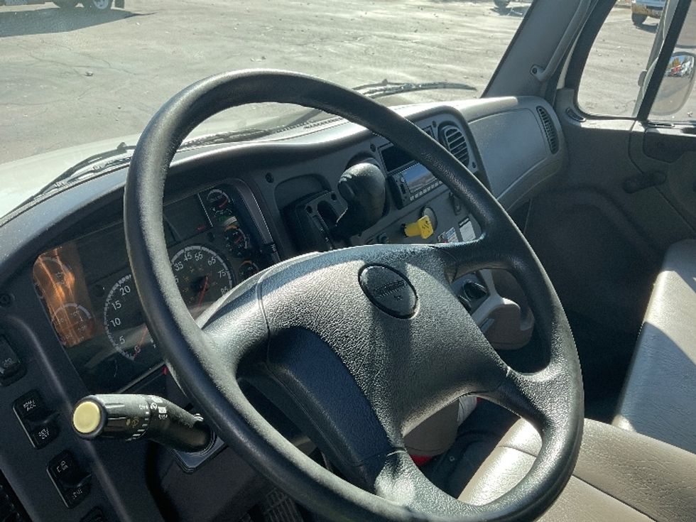 Medium Duty Box Truck-Light and Medium Duty Trucks-Freightliner-2023-M2-Plymouth-MI-214,279\n\t\tmiles-$ 60,250 - Image 18