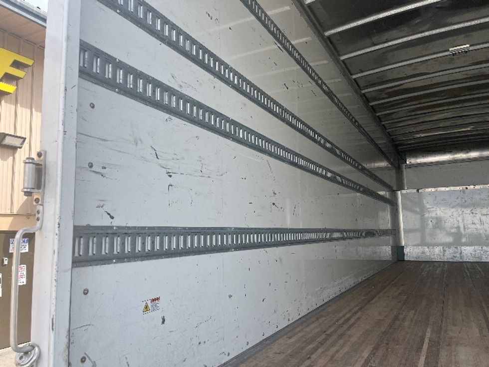 Medium Duty Box Truck-Light and Medium Duty Trucks-Freightliner-2023-M2-Pompano Beach-FL-206,288\n\t\tmiles-$ 70,750 - Image 11