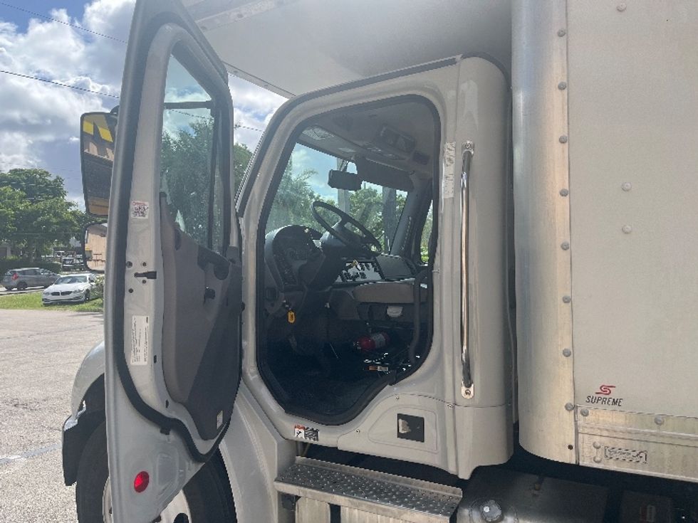 Medium Duty Box Truck-Light and Medium Duty Trucks-Freightliner-2023-M2-Pompano Beach-FL-206,288\n\t\tmiles-$ 70,750 - Image 16