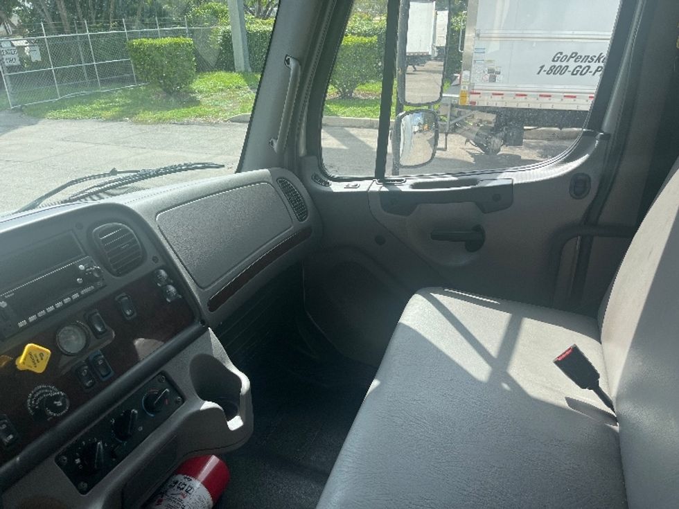Medium Duty Box Truck-Light and Medium Duty Trucks-Freightliner-2023-M2-Pompano Beach-FL-206,288\n\t\tmiles-$ 70,750 - Image 19