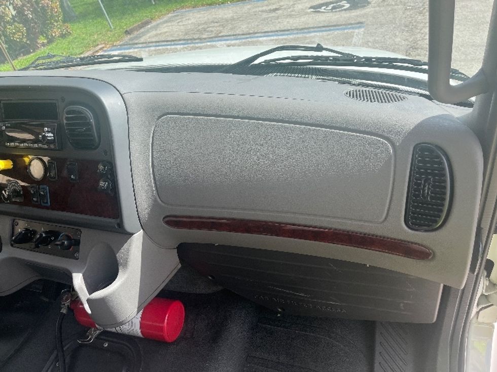 Medium Duty Box Truck-Light and Medium Duty Trucks-Freightliner-2023-M2-Pompano Beach-FL-206,288\n\t\tmiles-$ 70,750 - Image 21