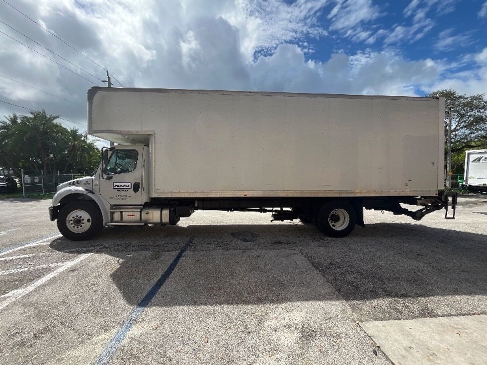 Medium Duty Box Truck-Light and Medium Duty Trucks-Freightliner-2023-M2-Pompano Beach-FL-206,288\n\t\tmiles-$ 70,750 - Image 4