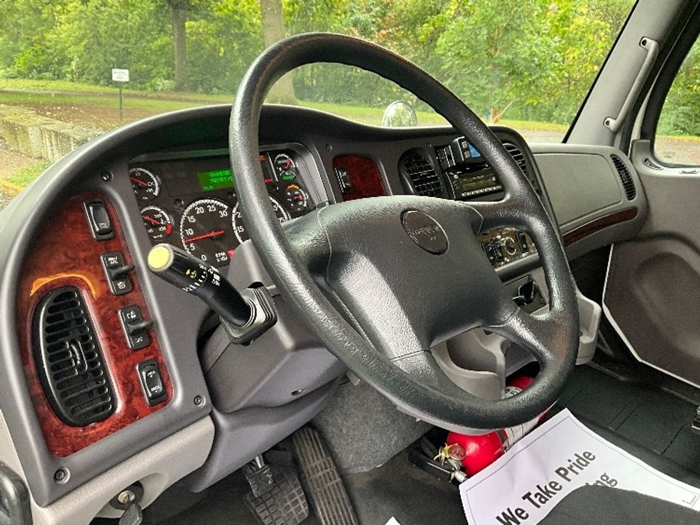 Medium Duty Box Truck-Light and Medium Duty Trucks-Freightliner-2023-M2-Reading-PA-269,934\n\t\tmiles-$ 38,250 - Image 17