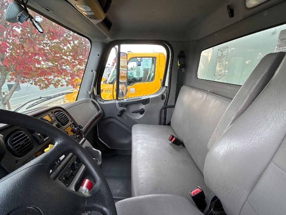 Medium Duty Box Truck-Light and Medium Duty Trucks-Freightliner-2023-M2-Santa Rosa-CA-220,766\n\t\tmiles-$ 60,000 - Image 19