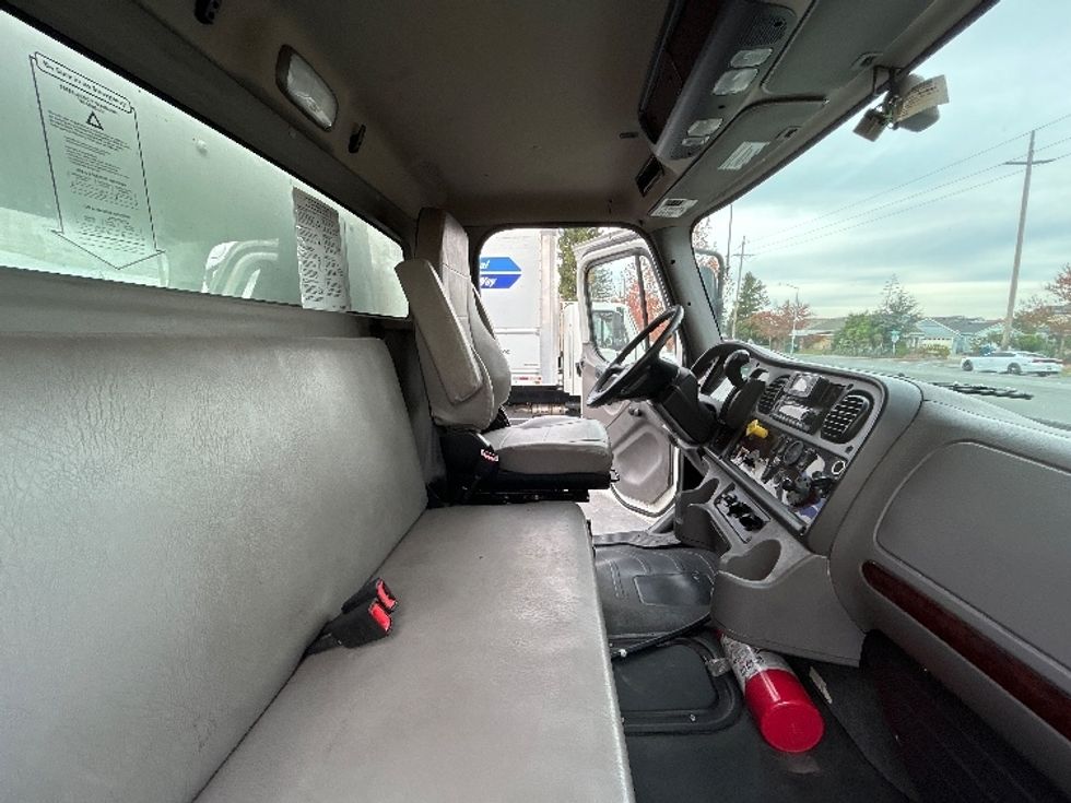 Medium Duty Box Truck-Light and Medium Duty Trucks-Freightliner-2023-M2-Santa Rosa-CA-220,766\n\t\tmiles-$ 60,000 - Image 22