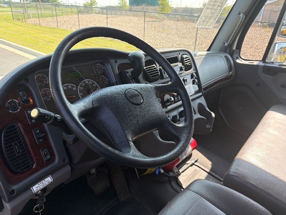 Medium Duty Box Truck-Light and Medium Duty Trucks-Freightliner-2023-M2-Shreveport-LA-273,410\n\t\tmiles-$ 55,000 - Image 18