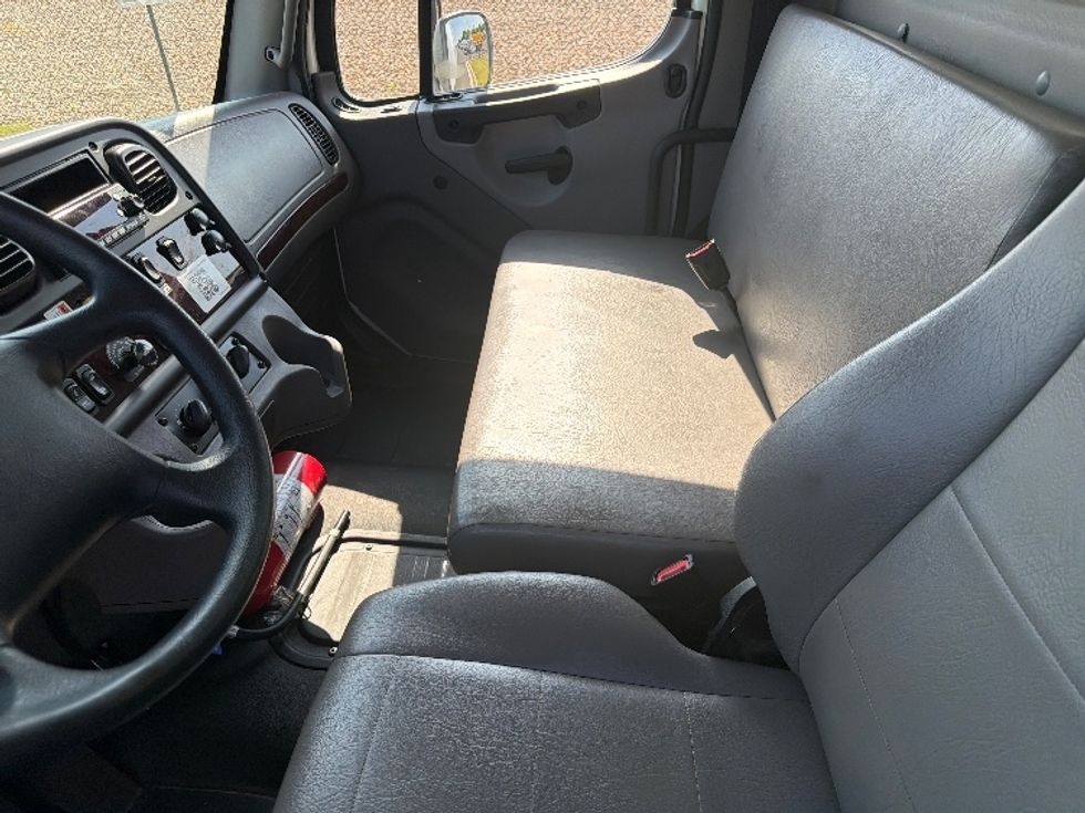 Medium Duty Box Truck-Light and Medium Duty Trucks-Freightliner-2023-M2-Shreveport-LA-273,410\n\t\tmiles-$ 55,000 - Image 19