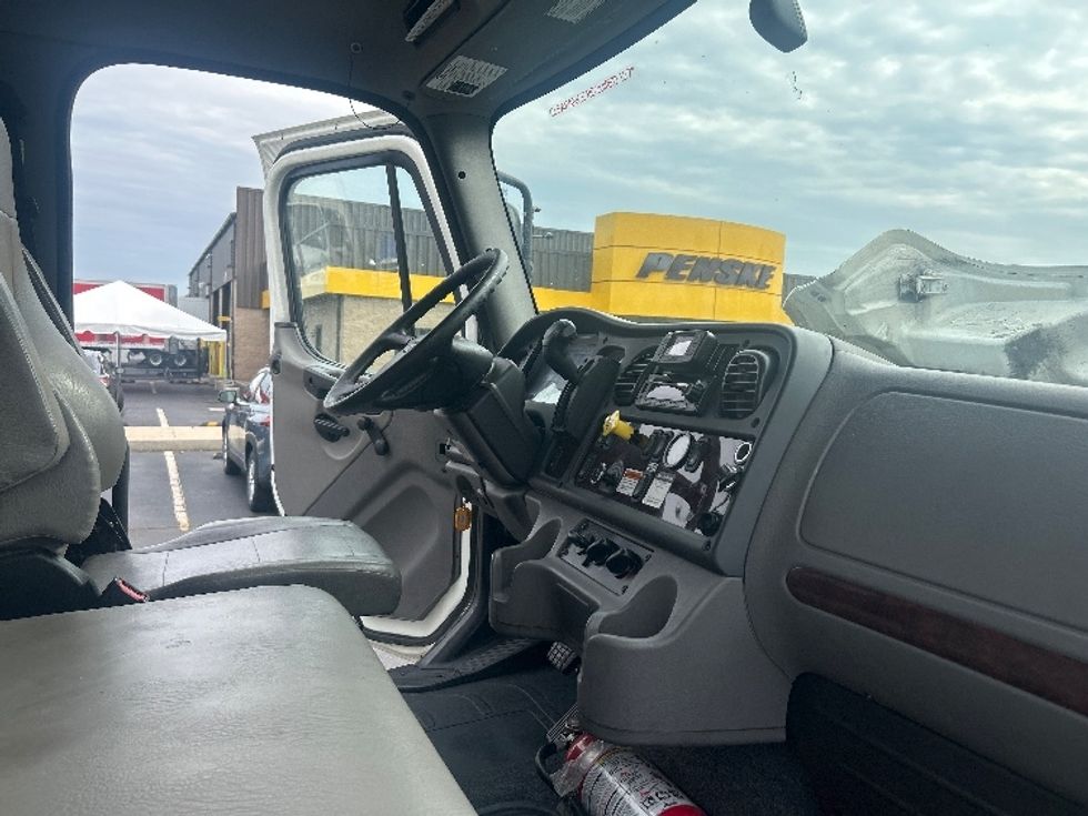 Medium Duty Box Truck-Light and Medium Duty Trucks-Freightliner-2023-M2-Swedesboro-NJ-363,032\n\t\tmiles-$ 24,000 - Image 20