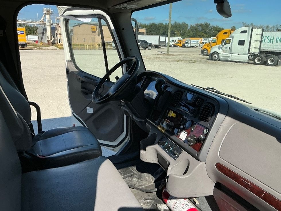 Medium Duty Box Truck-Light and Medium Duty Trucks-Freightliner-2023-M2-Tampa-FL-248,998\n\t\tmiles-$ 54,500 - Image 22