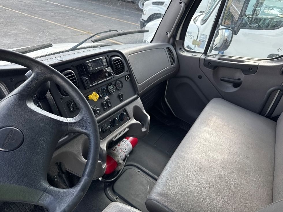 Medium Duty Box Truck-Light and Medium Duty Trucks-Freightliner-2023-M2-West Valley City-UT-225,577\n\t\tmiles-$ 58,750 - Image 17