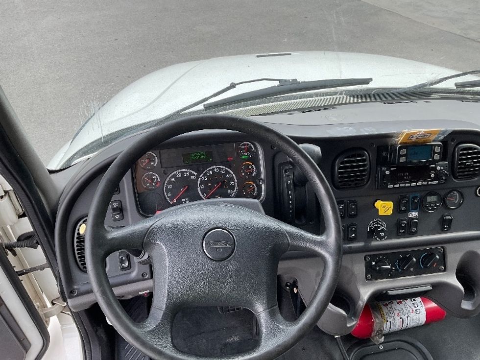 Medium Duty Box Truck-Light and Medium Duty Trucks-Freightliner-2023-M2-West Valley City-UT-239,403\n\t\tmiles-$ 56,000 - Image 18