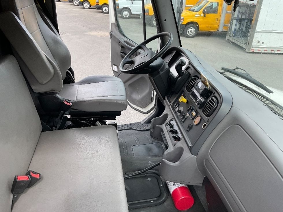 Medium Duty Box Truck-Light and Medium Duty Trucks-Freightliner-2023-M2-West Valley City-UT-239,403\n\t\tmiles-$ 56,000 - Image 22