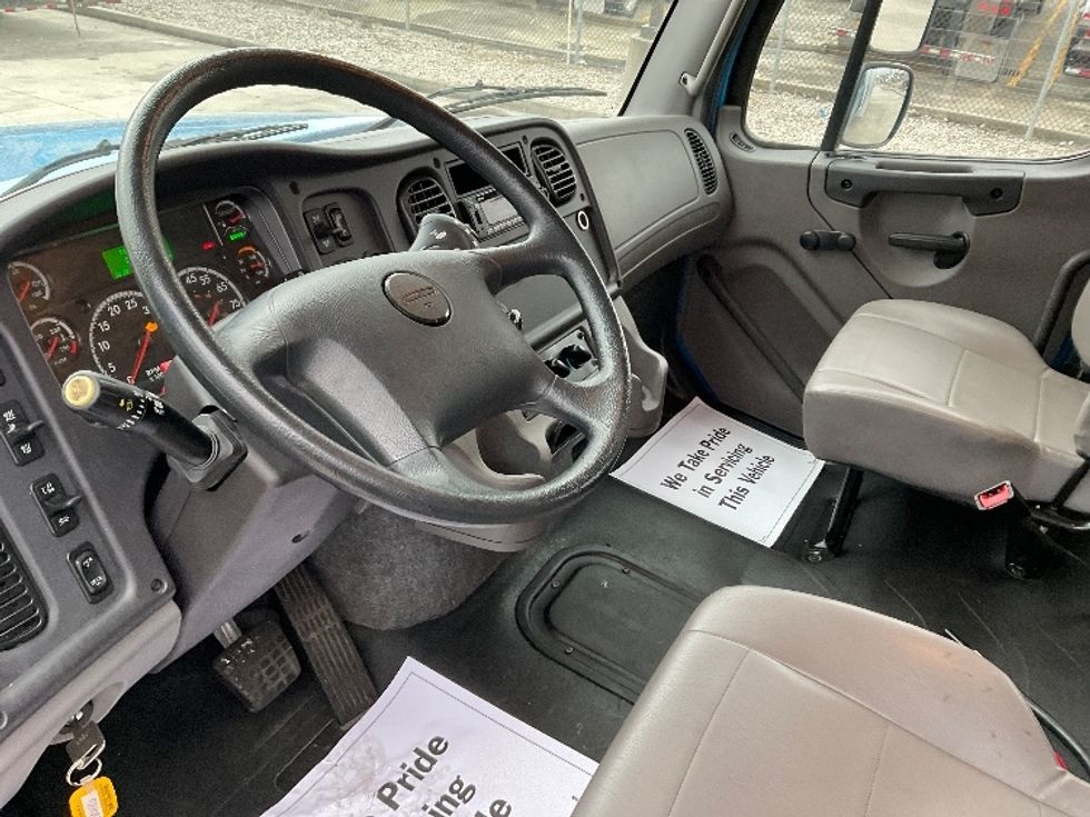 Medium Duty Box Truck-Light and Medium Duty Trucks-Freightliner-2023-M211242S-Baton Rouge-LA-63,552\n\t\tmiles-$ 118,500 - Image 17