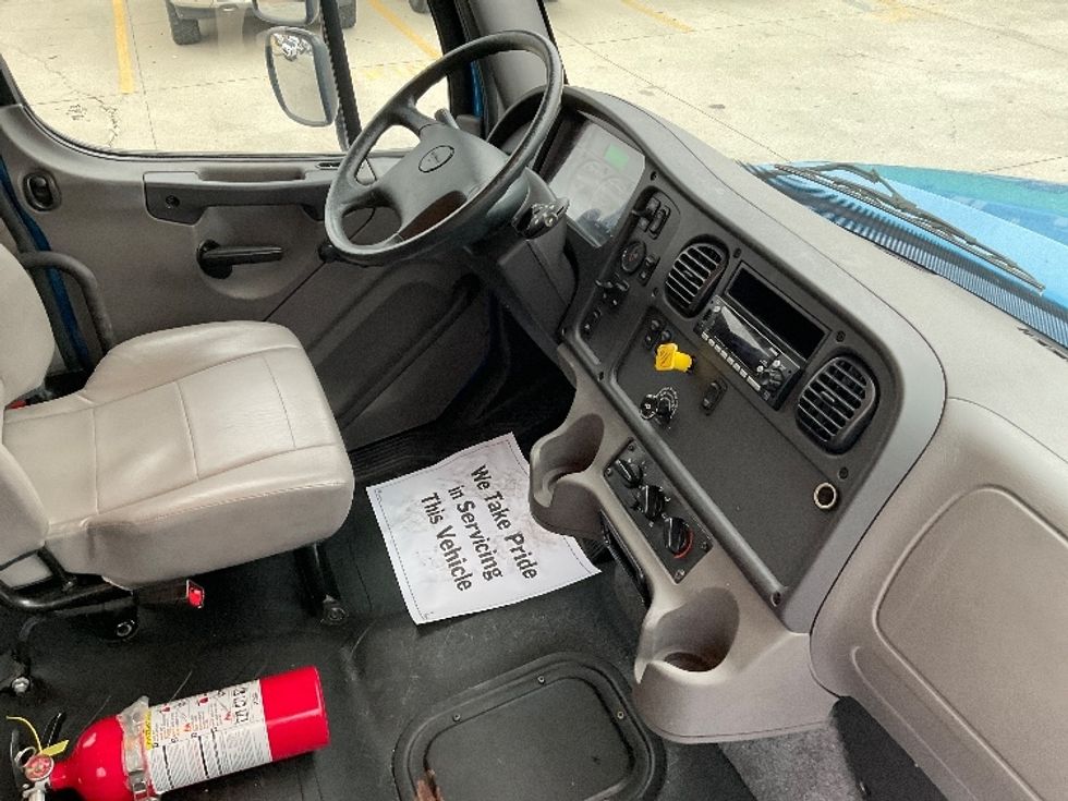 Medium Duty Box Truck-Light and Medium Duty Trucks-Freightliner-2023-M211242S-Baton Rouge-LA-63,552\n\t\tmiles-$ 118,500 - Image 22