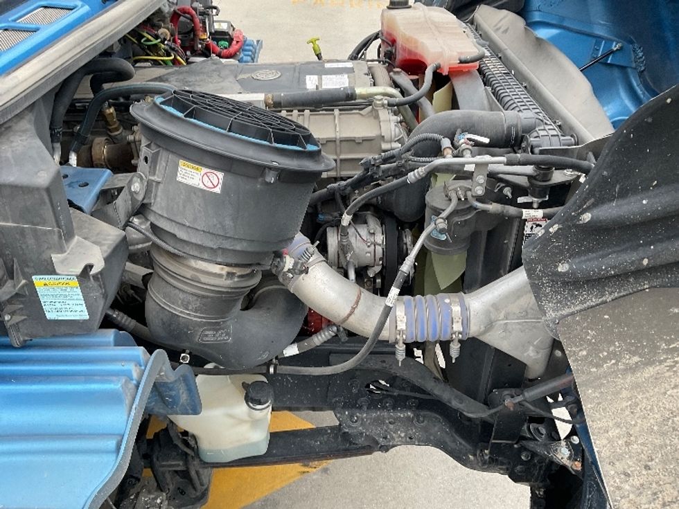 Medium Duty Box Truck-Light and Medium Duty Trucks-Freightliner-2023-M211242S-Baton Rouge-LA-63,552\n\t\tmiles-$ 118,500 - Image 23