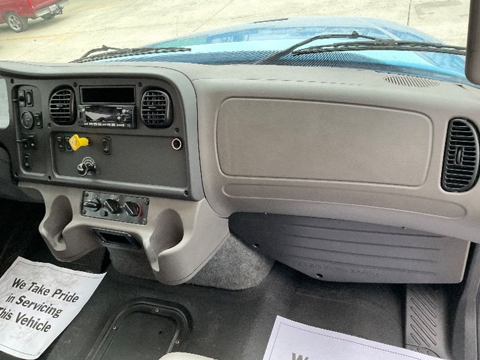 Medium Duty Box Truck-Light and Medium Duty Trucks-Freightliner-2023-M211242S-Baton Rouge-LA-63,552\n\t\tmiles-$ 118,500 - Image 21