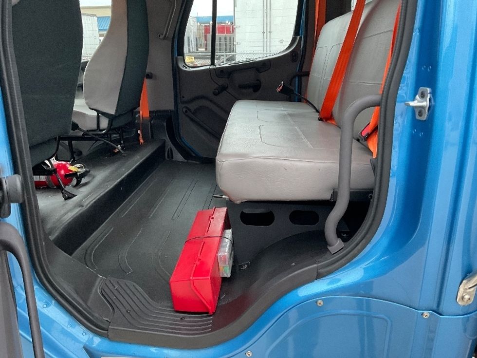 Medium Duty Box Truck-Light and Medium Duty Trucks-Freightliner-2023-M211242S-Baton Rouge-LA-63,552\n\t\tmiles-$ 118,500 - Image 25