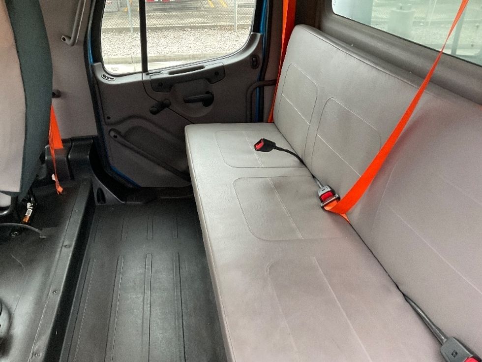 Medium Duty Box Truck-Light and Medium Duty Trucks-Freightliner-2023-M211242S-Baton Rouge-LA-63,552\n\t\tmiles-$ 118,500 - Image 26