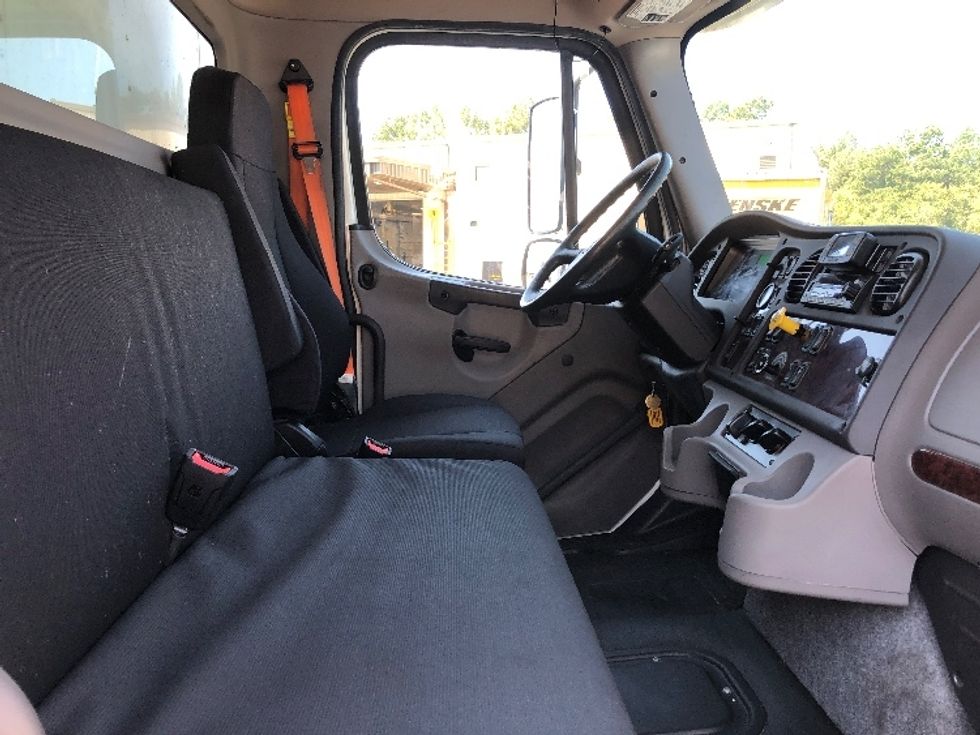 Medium Duty Box Truck-Light and Medium Duty Trucks-Freightliner-2023-M211242S-Shreveport-LA-255,070\n\t\tmiles-$ 101,500 - Image 22