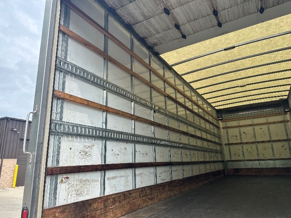 Medium Duty Box Truck-Light and Medium Duty Trucks-Freightliner-2024-M2-Bloomington-IN-172,548\n\t\tmiles-$ 71,750 - Image 11