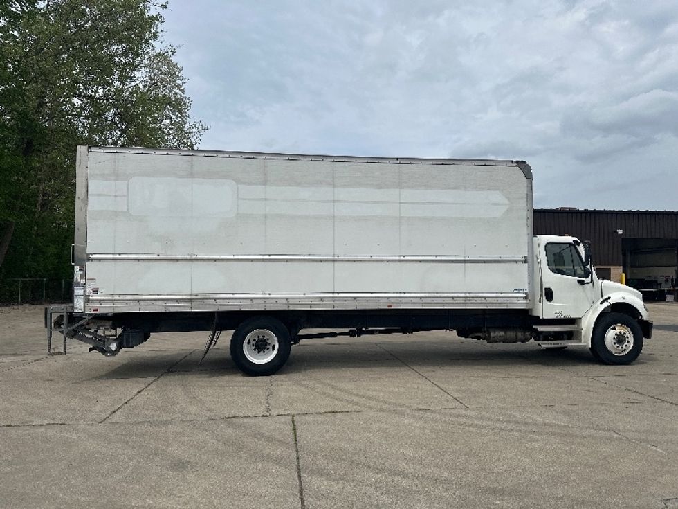Medium Duty Box Truck-Light and Medium Duty Trucks-Freightliner-2024-M2-Bloomington-IN-172,548\n\t\tmiles-$ 71,750 - Image 15