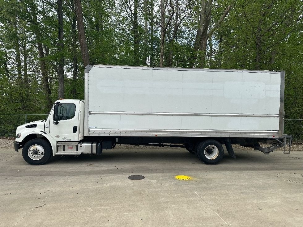 Medium Duty Box Truck-Light and Medium Duty Trucks-Freightliner-2024-M2-Bloomington-IN-172,548\n\t\tmiles-$ 71,750 - Image 4