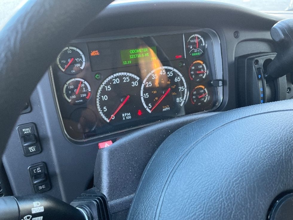 Medium Duty Box Truck-Light and Medium Duty Trucks-Freightliner-2024-M2-Burlington-NJ-121,915\n\t\tmiles-$ 90,000 - Image 17