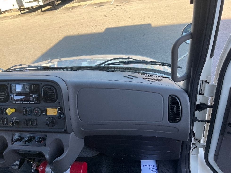 Medium Duty Box Truck-Light and Medium Duty Trucks-Freightliner-2024-M2-Burlington-NJ-121,915\n\t\tmiles-$ 90,000 - Image 21