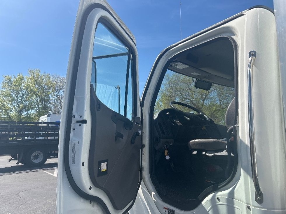 Medium Duty Box Truck-Light and Medium Duty Trucks-Freightliner-2024-M2-Ceres-CA-130,397\n\t\tmiles-$ 74,500 - Image 16