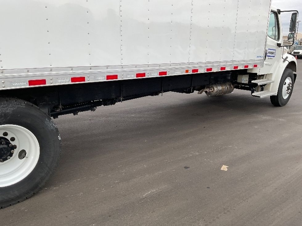 Medium Duty Box Truck-Light and Medium Duty Trucks-Freightliner-2024-M2-Indianapolis-IN-77,700\n\t\tmiles-$ 93,750 - Image 14