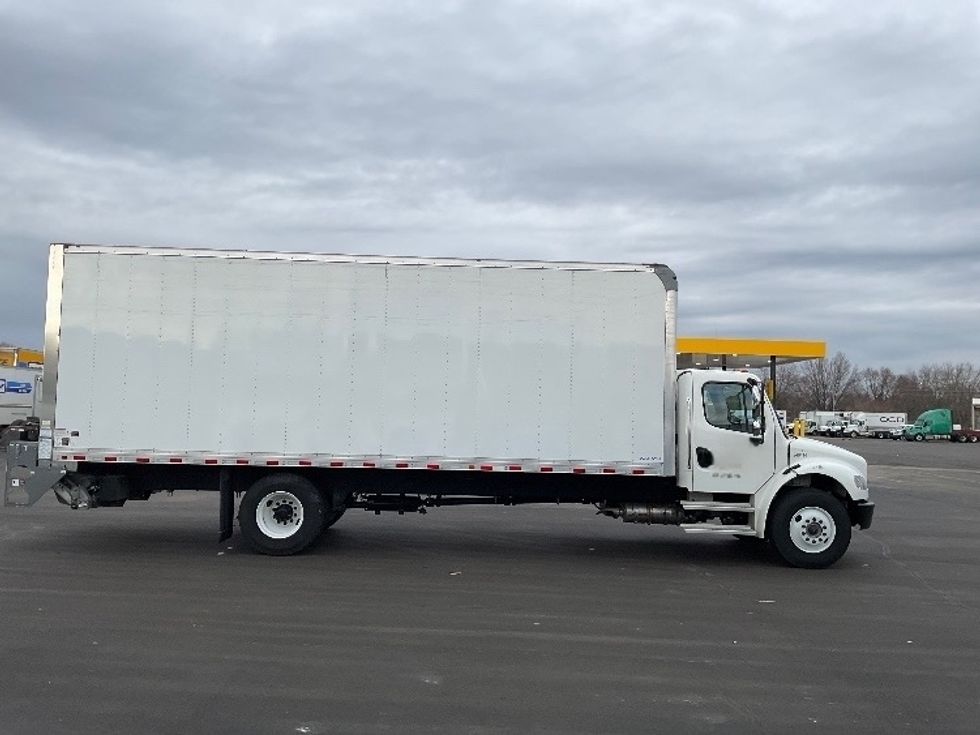 Medium Duty Box Truck-Light and Medium Duty Trucks-Freightliner-2024-M2-Indianapolis-IN-77,700\n\t\tmiles-$ 93,750 - Image 15