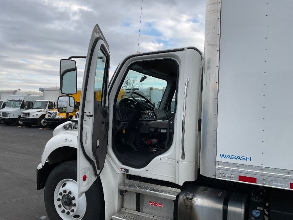 Medium Duty Box Truck-Light and Medium Duty Trucks-Freightliner-2024-M2-Indianapolis-IN-77,700\n\t\tmiles-$ 93,750 - Image 16