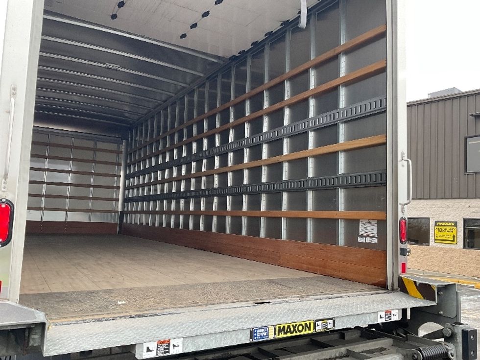 Medium Duty Box Truck-Light and Medium Duty Trucks-Freightliner-2024-M2-Indianapolis-IN-85,885\n\t\tmiles-$ 92,250 - Image 12