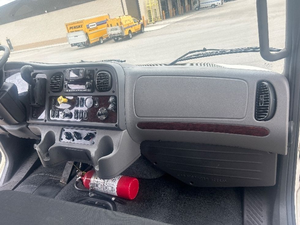 Medium Duty Box Truck-Light and Medium Duty Trucks-Freightliner-2024-M2-Lansing-MI-25,343\n\t\tmiles-$ 91,500 - Image 20