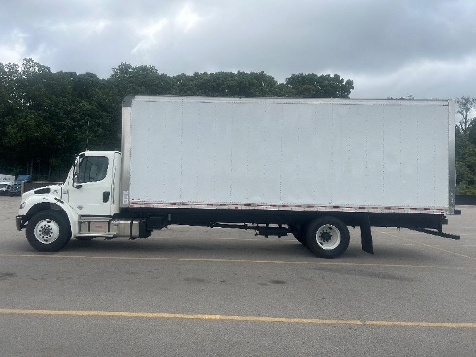 Medium Duty Box Truck-Light and Medium Duty Trucks-Freightliner-2024-M2-Lansing-MI-25,343\n\t\tmiles-$ 91,500 - Image 4