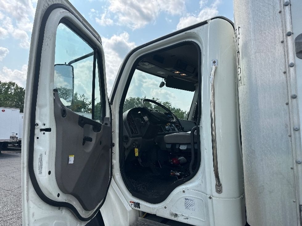 Medium Duty Box Truck-Light and Medium Duty Trucks-Freightliner-2024-M2-Parsippany-NJ-130,193\n\t\tmiles-$ 89,250 - Image 14