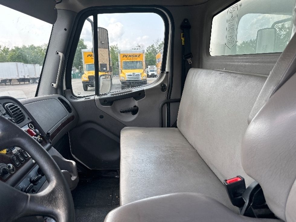Medium Duty Box Truck-Light and Medium Duty Trucks-Freightliner-2024-M2-Parsippany-NJ-130,193\n\t\tmiles-$ 89,250 - Image 17