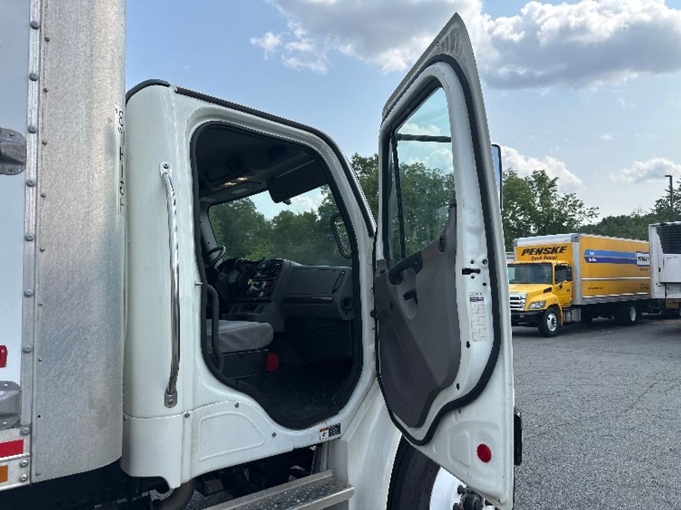 Medium Duty Box Truck-Light and Medium Duty Trucks-Freightliner-2024-M2-Parsippany-NJ-130,193\n\t\tmiles-$ 89,250 - Image 18