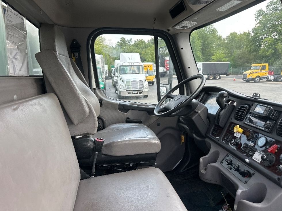 Medium Duty Box Truck-Light and Medium Duty Trucks-Freightliner-2024-M2-Parsippany-NJ-130,193\n\t\tmiles-$ 89,250 - Image 20
