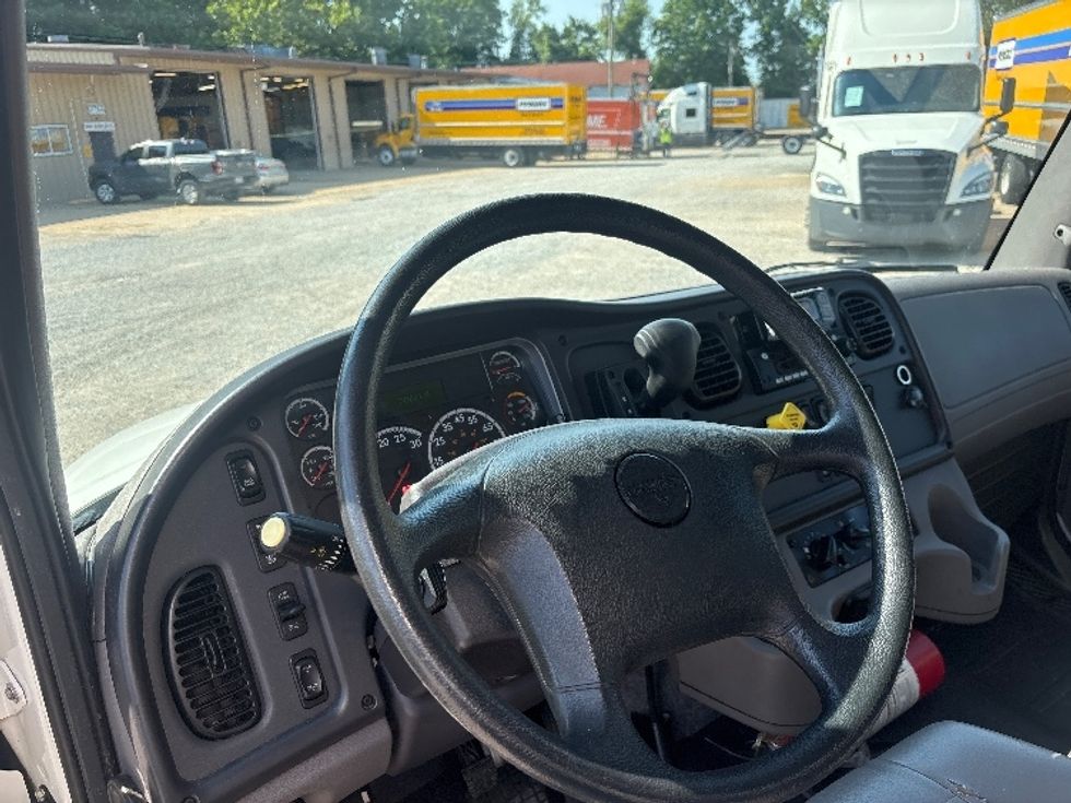 Medium Duty Box Truck-Light and Medium Duty Trucks-Freightliner-2024-M2-Poplar Bluff-MO-329,939\n\t\tmiles-$ 43,750 - Image 16