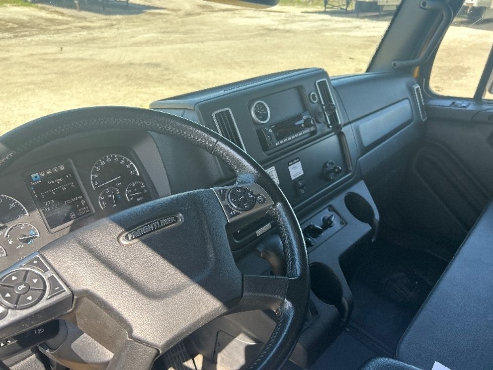 Medium Duty Box Truck-Light and Medium Duty Trucks-Freightliner-2024-M2P-La Porte-IN-235,598\n\t\tmiles-$ 58,500 - Image 17