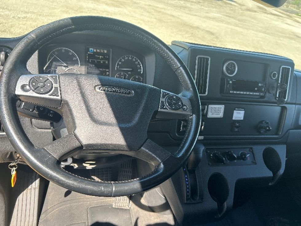 Medium Duty Box Truck-Light and Medium Duty Trucks-Freightliner-2024-M2P-La Porte-IN-235,598\n\t\tmiles-$ 58,500 - Image 18