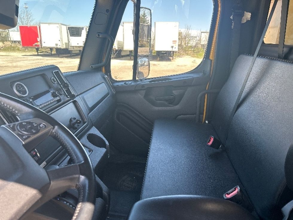 Medium Duty Box Truck-Light and Medium Duty Trucks-Freightliner-2024-M2P-La Porte-IN-235,598\n\t\tmiles-$ 58,500 - Image 19
