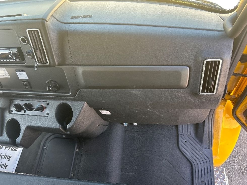 Medium Duty Box Truck-Light and Medium Duty Trucks-Freightliner-2024-M2P-La Porte-IN-235,598\n\t\tmiles-$ 58,500 - Image 21