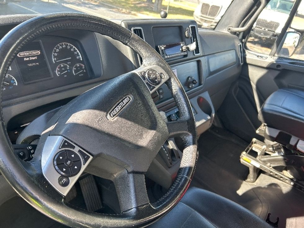 Medium Duty Box Truck-Light and Medium Duty Trucks-Freightliner-2024-M2P-Olive Branch-MS-133,734\n\t\tmiles-$ 78,750 - Image 17